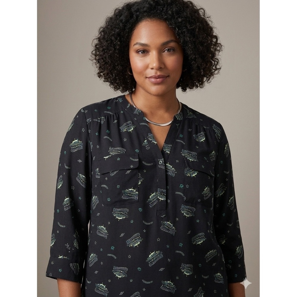Disney Pixar Toy Story Alien Print Blouse Black Long Sleeve V-Neck Top Size 2X